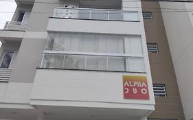Apto novo, completo e super bem localizado